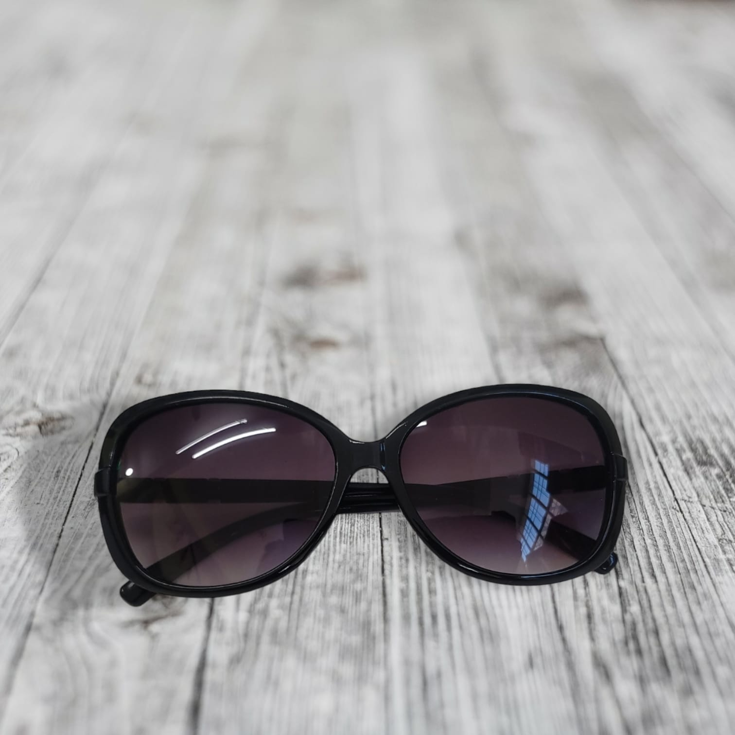 Designed Stylish Sunglasses for Men and Women